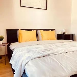 Spacious,stylish And Comfortable 2 With Million Dollar View Apartament